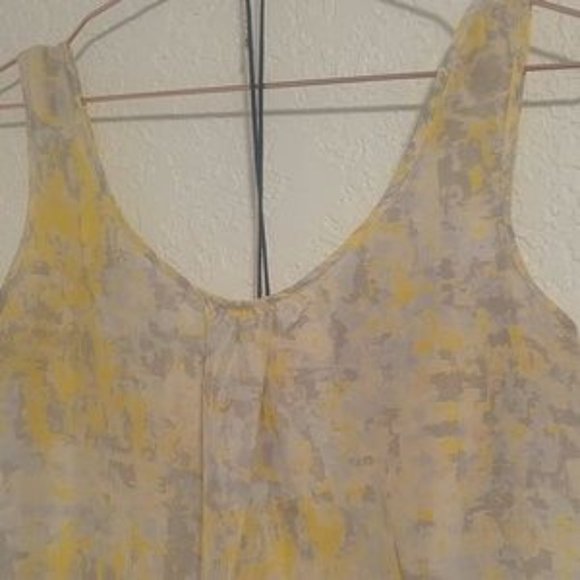 CAbi Silk Whisper Soft Rounded Back Hem with Mother of Pearl Buttons Tank SZ S - Picture 5 of 8